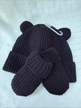 New baby GAP Kids Black Knit Bear-Ear Hat & Mittens Set